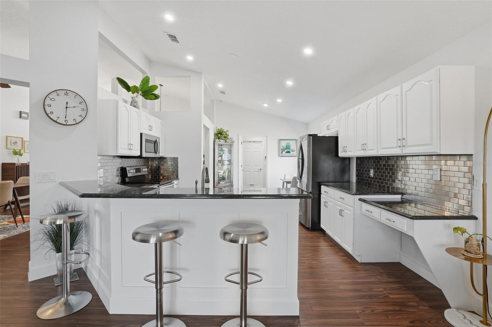 Image 11 of 30 For 101 Splitlog Place