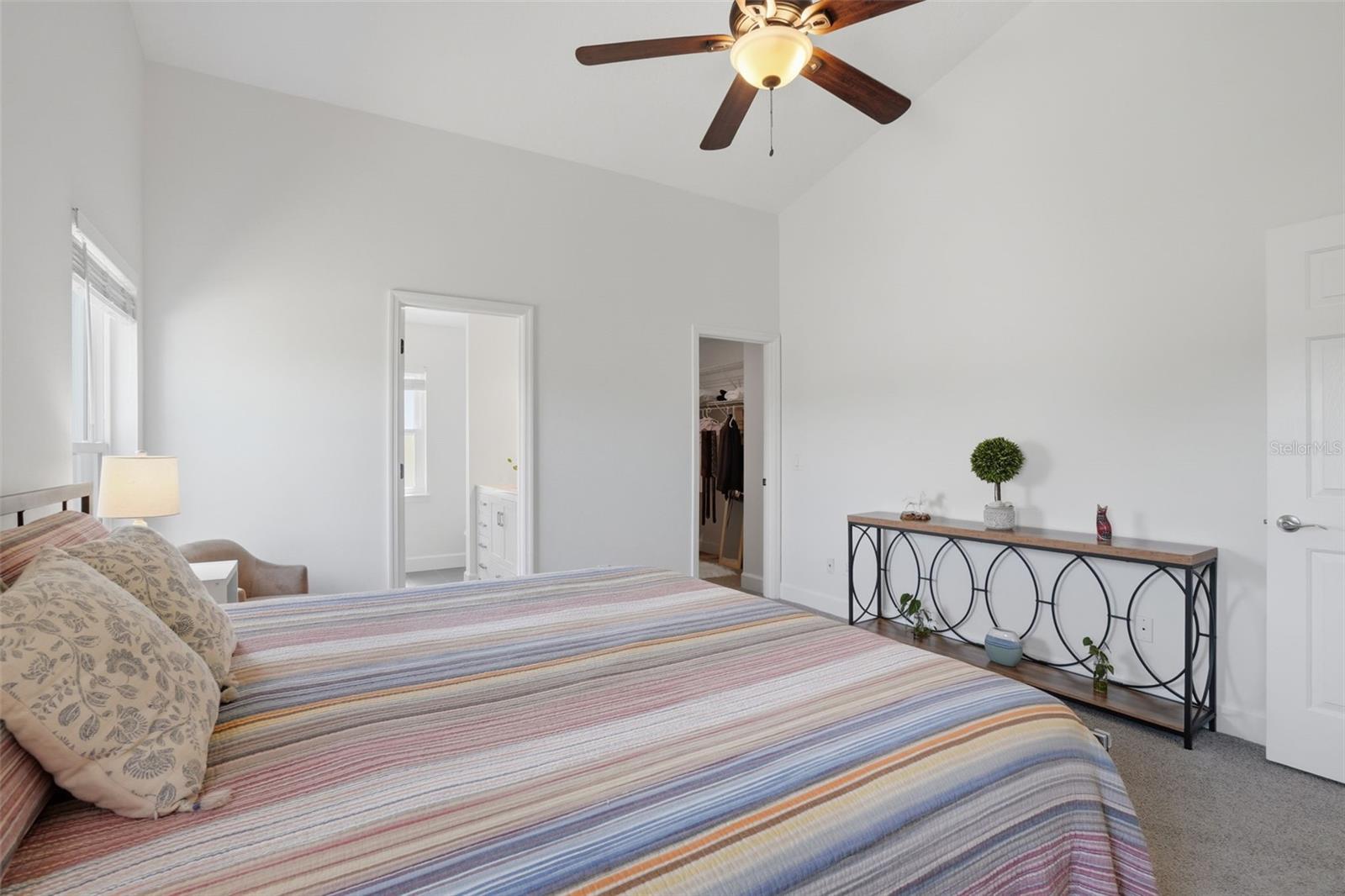 Image 21 of 30 For 101 Splitlog Place