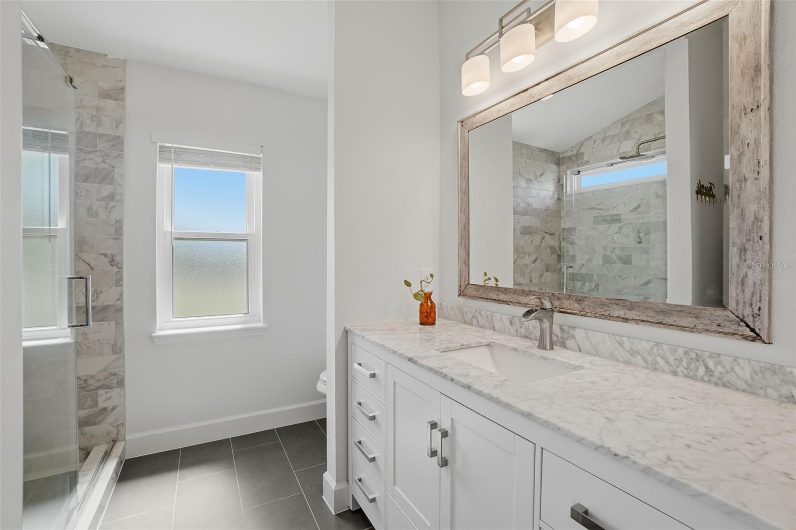 Image 22 of 30 For 101 Splitlog Place