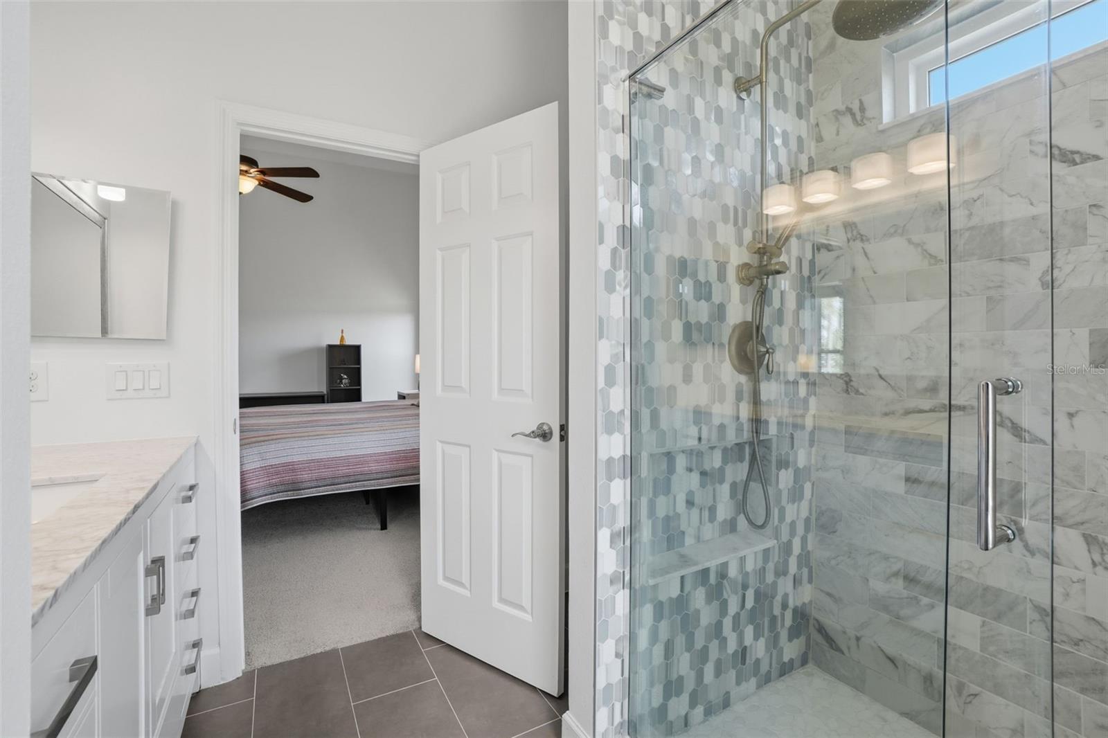 Image 23 of 30 For 101 Splitlog Place