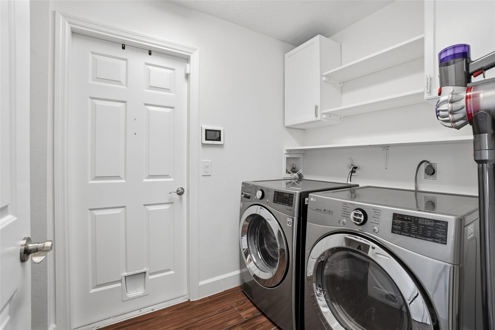 Image 27 of 30 For 101 Splitlog Place