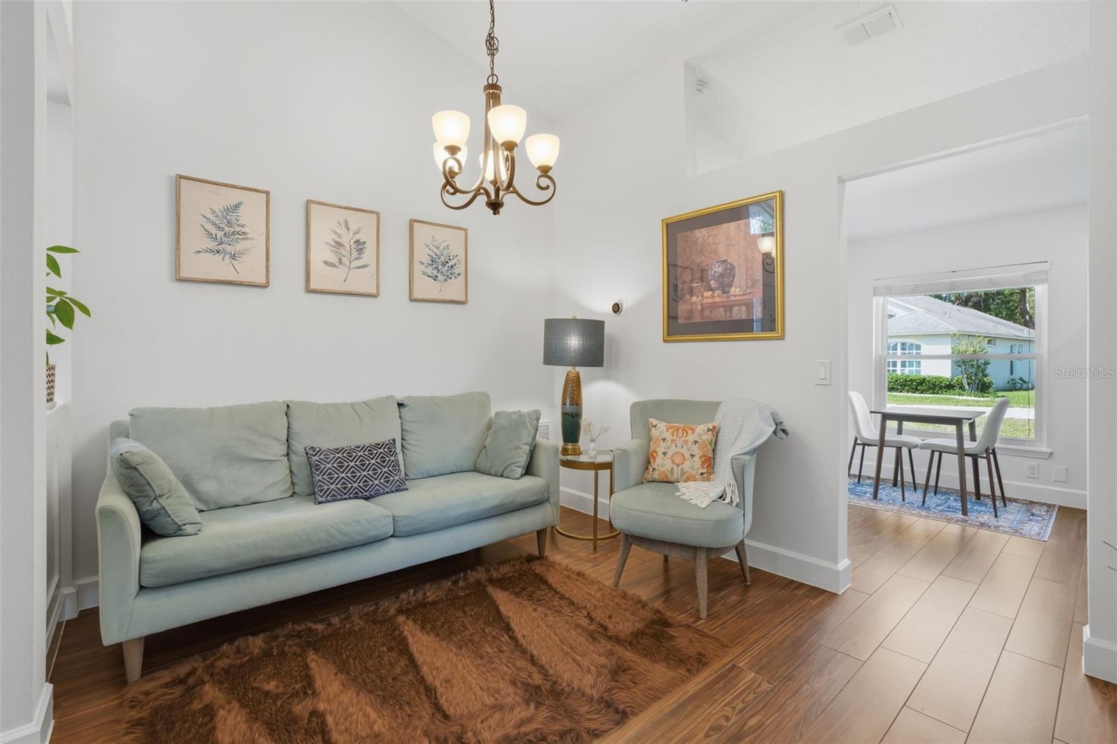 Image 8 of 30 For 101 Splitlog Place