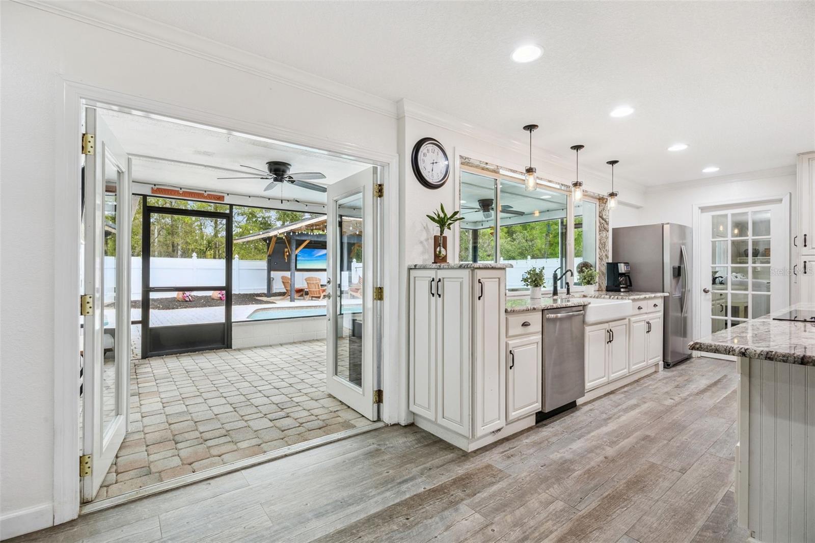 Image 16 of 57 For 203 Palmetto Concourse