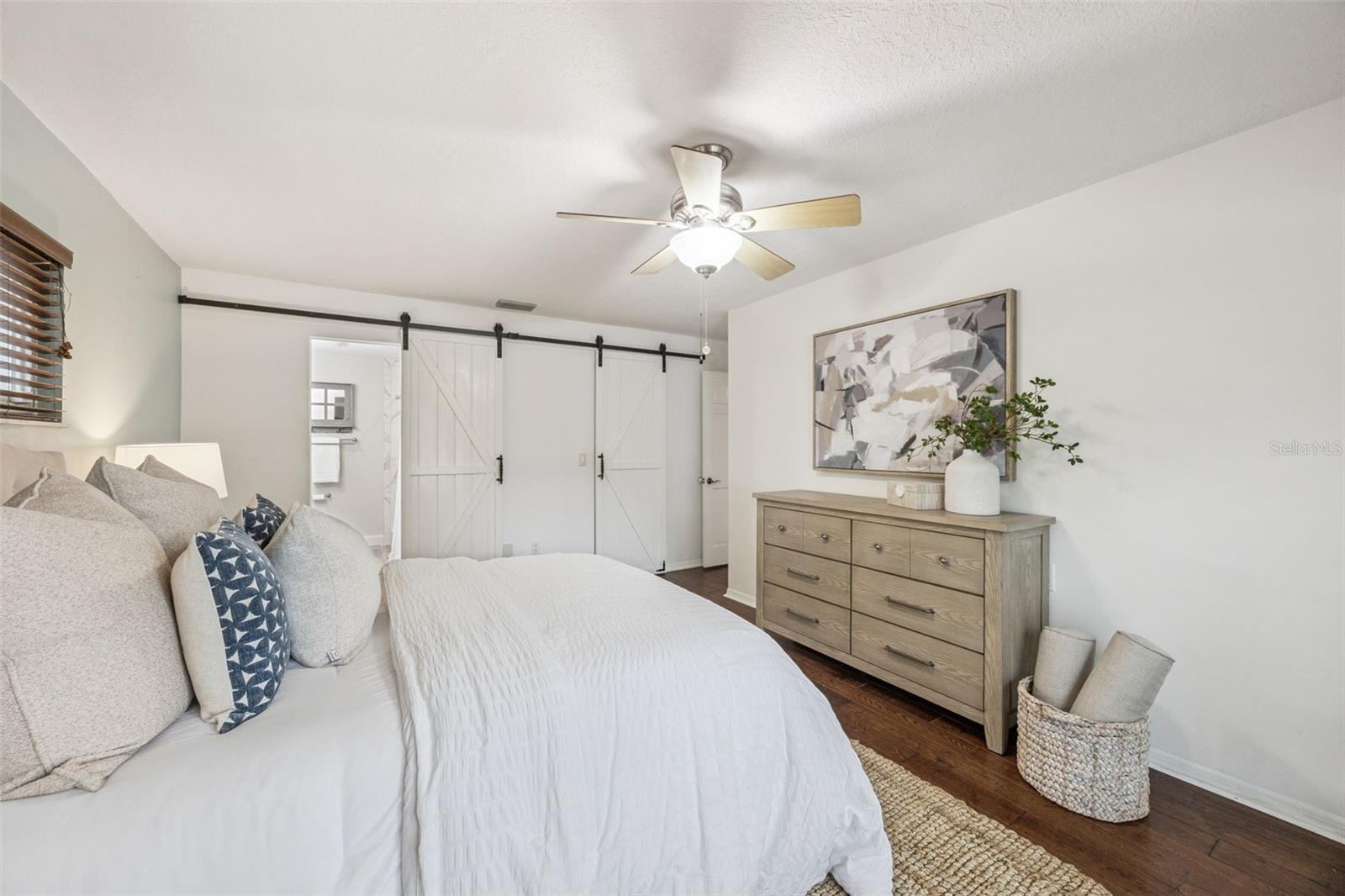 Image 22 of 57 For 203 Palmetto Concourse