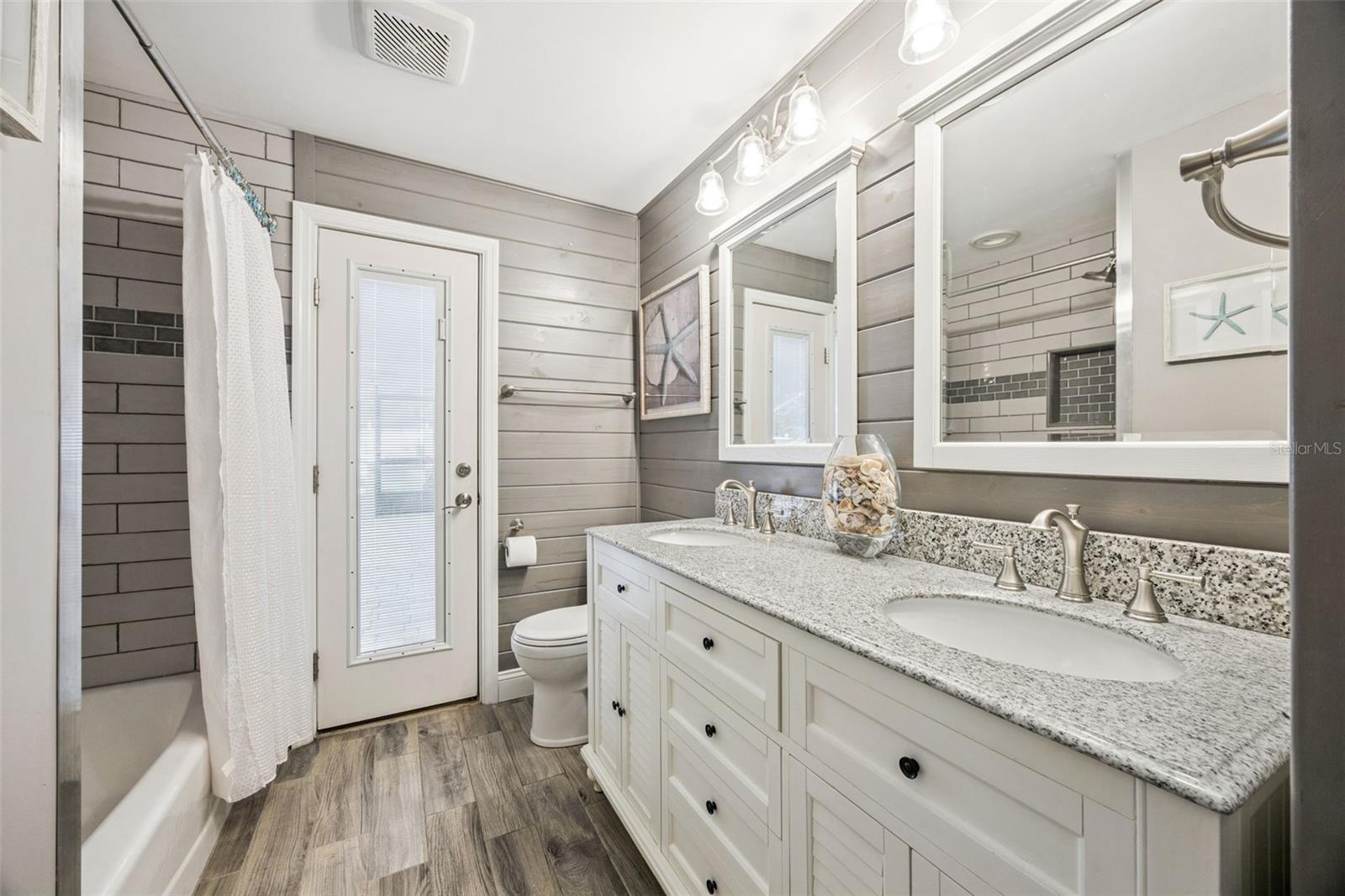 Image 30 of 57 For 203 Palmetto Concourse