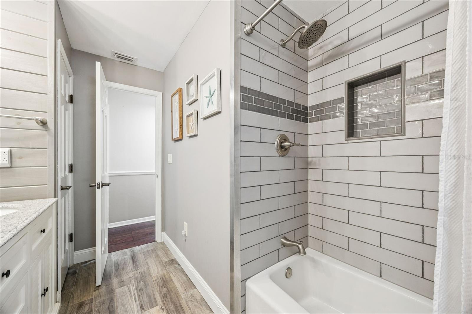 Image 31 of 57 For 203 Palmetto Concourse