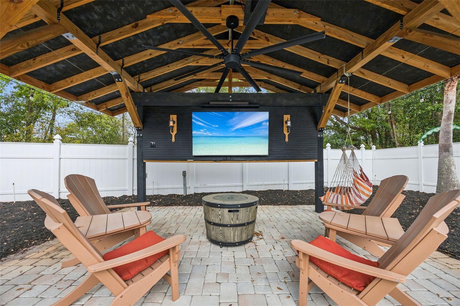 Image 36 of 57 For 203 Palmetto Concourse