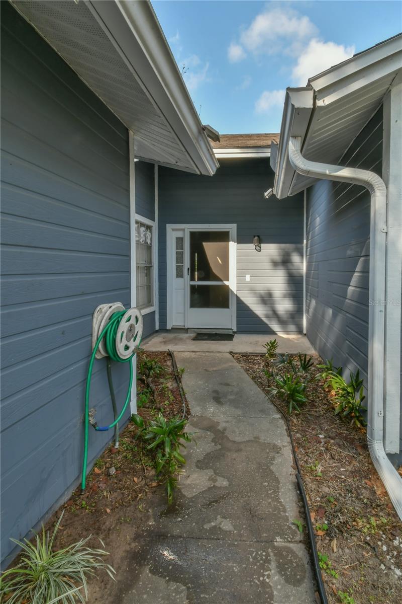 Image 3 of 18 For 7416 Little Pond Court