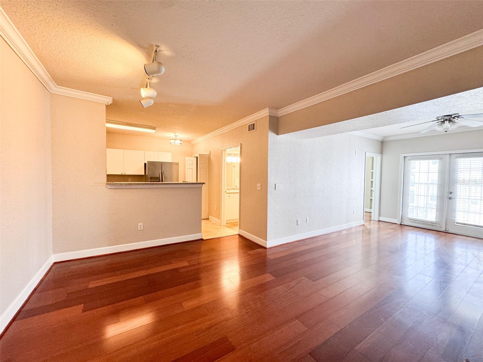 Image 5 of 28 For 202 South Street 4039