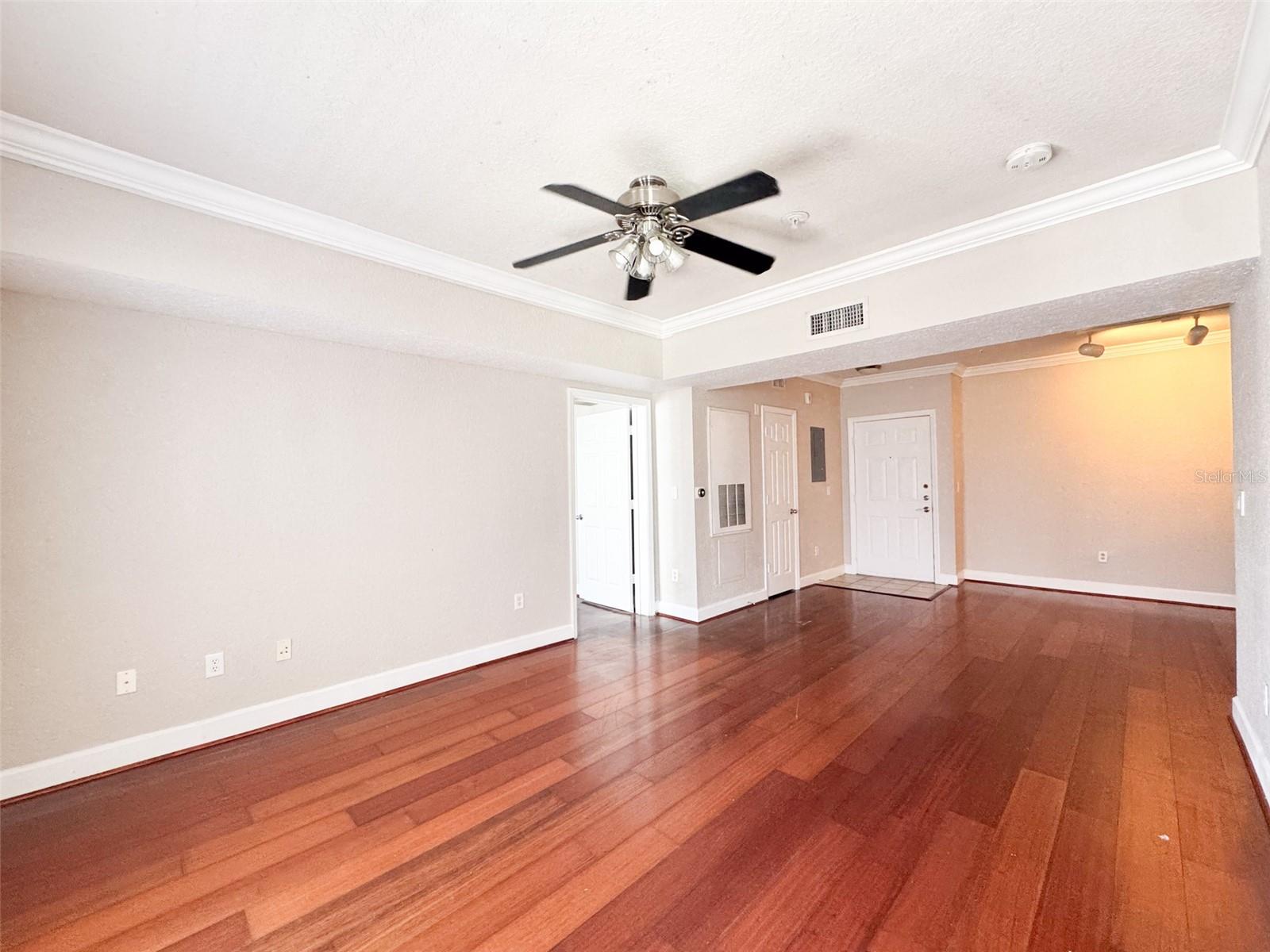 Image 8 of 28 For 202 South Street 4039