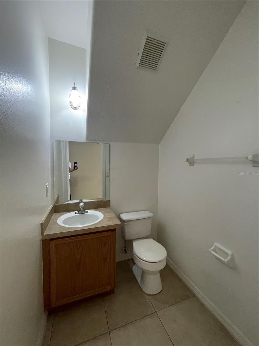 Image 11 of 27 For 6007 Scotchwood Glen 32