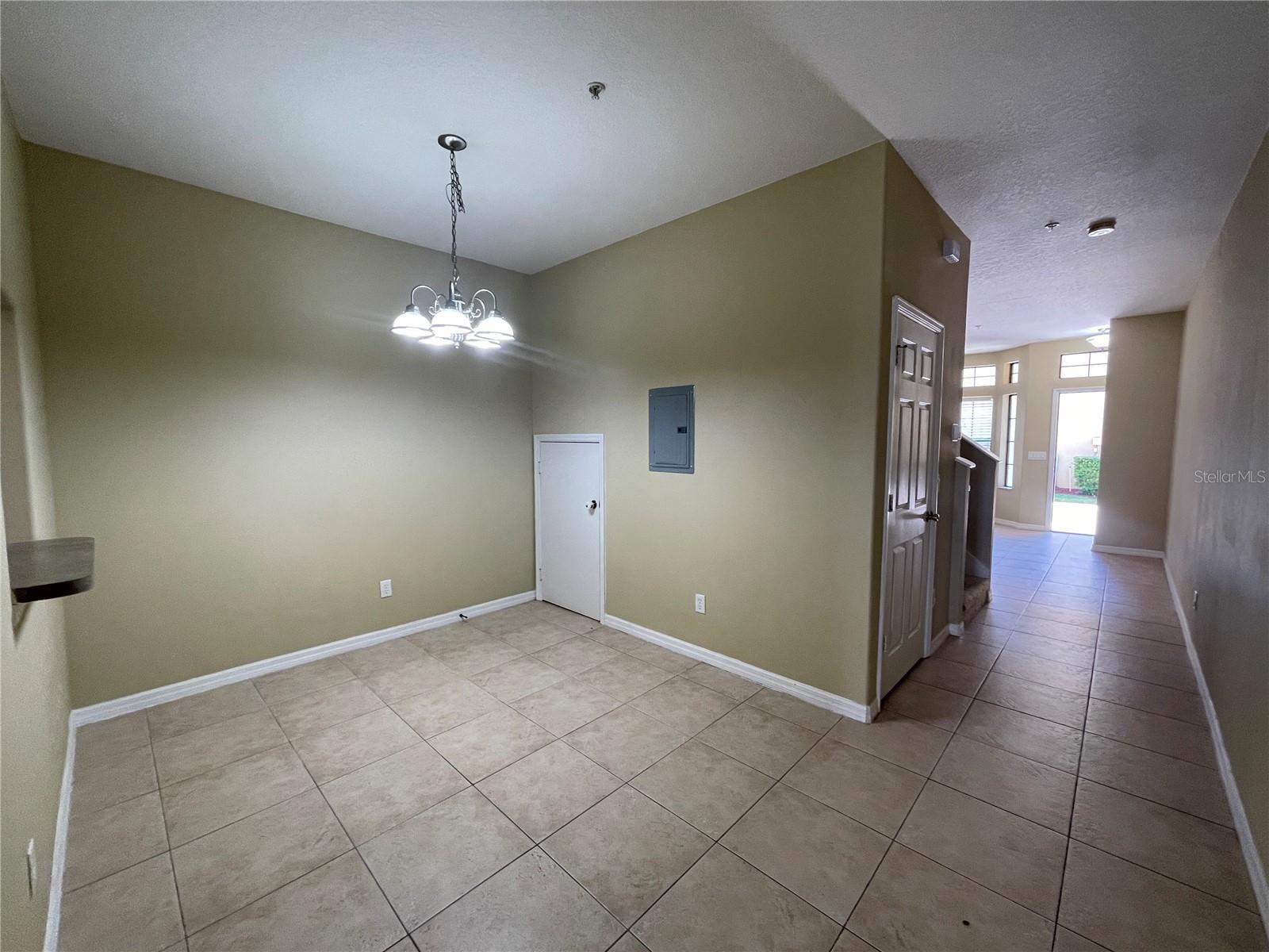 Image 5 of 27 For 6007 Scotchwood Glen 32