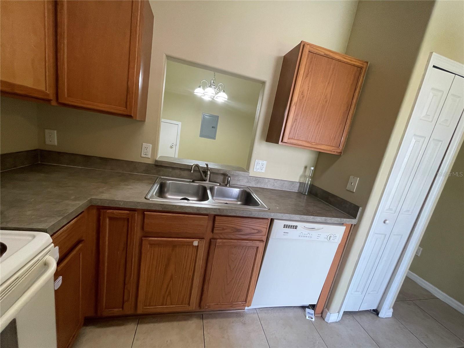 Image 9 of 27 For 6007 Scotchwood Glen 32