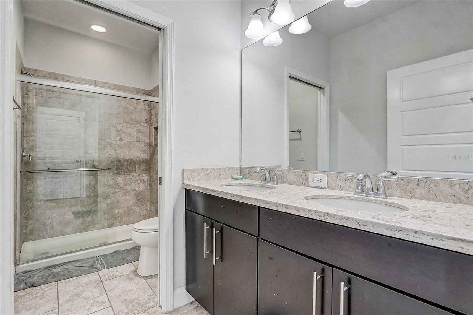 Image 21 of 27 For 518 Captiva Drive