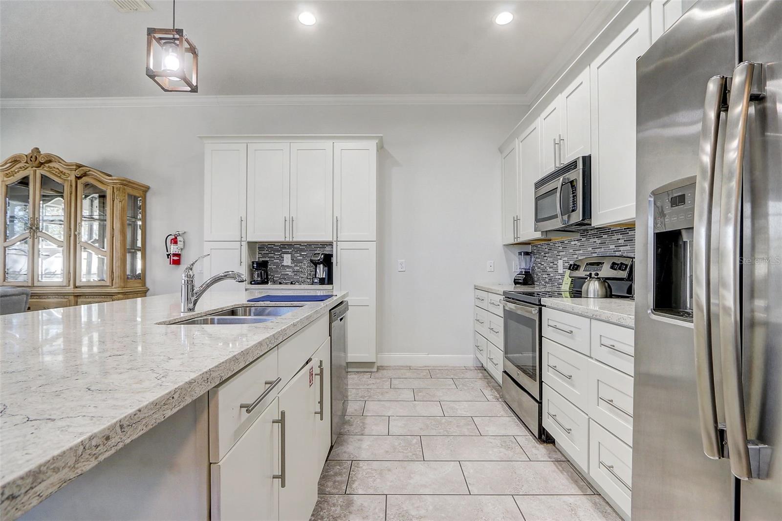 Image 7 of 27 For 518 Captiva Drive