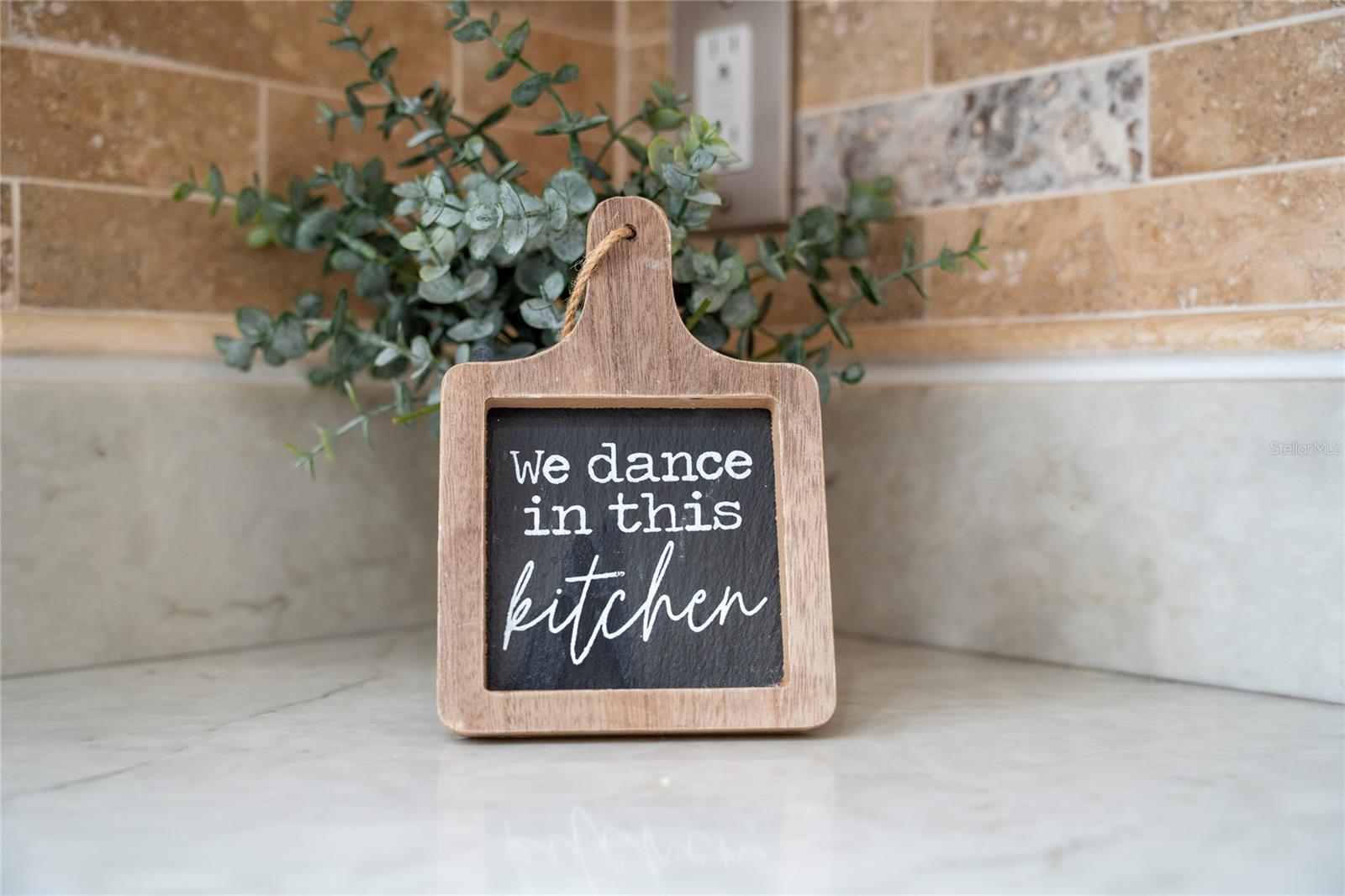 Image 12 of 42 For 9915 Kona Isle Court