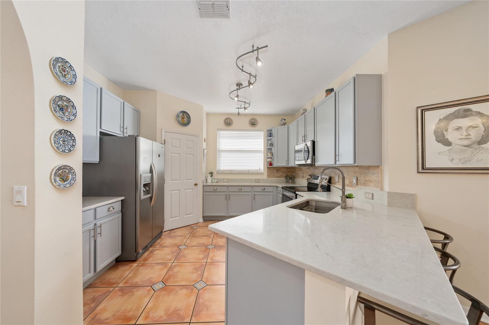 Image 13 of 42 For 9915 Kona Isle Court