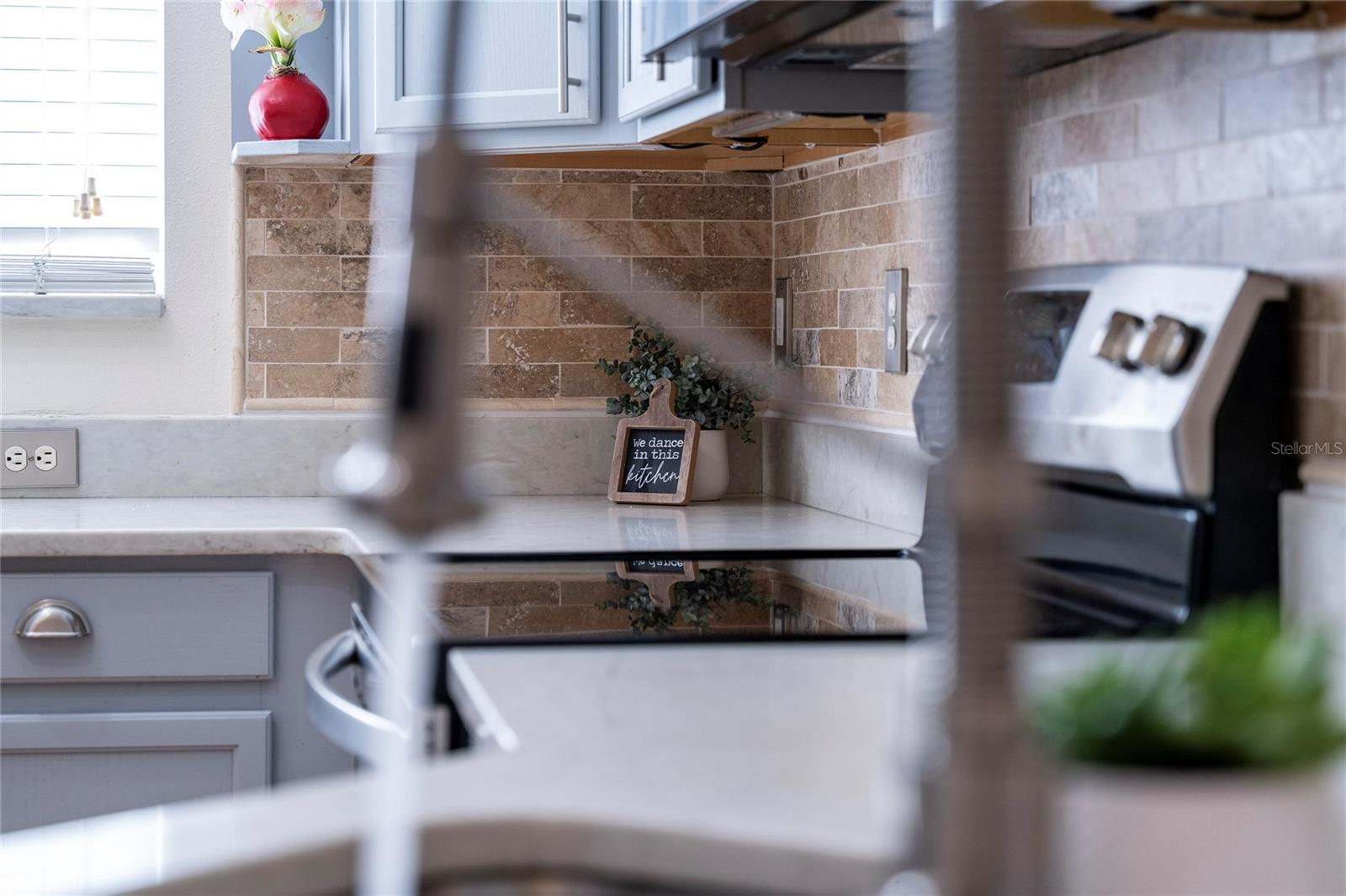 Image 17 of 42 For 9915 Kona Isle Court