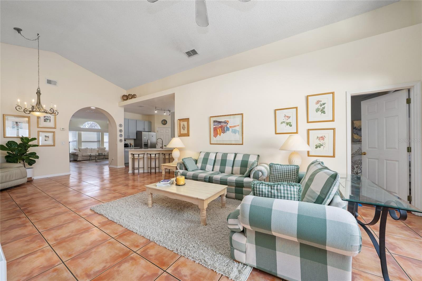 Image 21 of 42 For 9915 Kona Isle Court