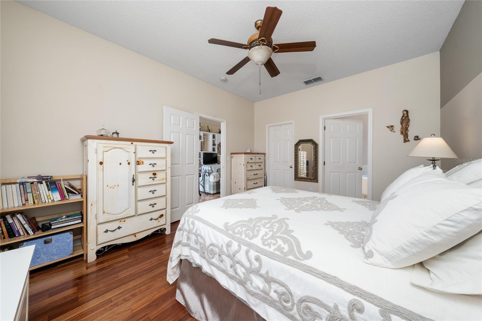 Image 24 of 42 For 9915 Kona Isle Court