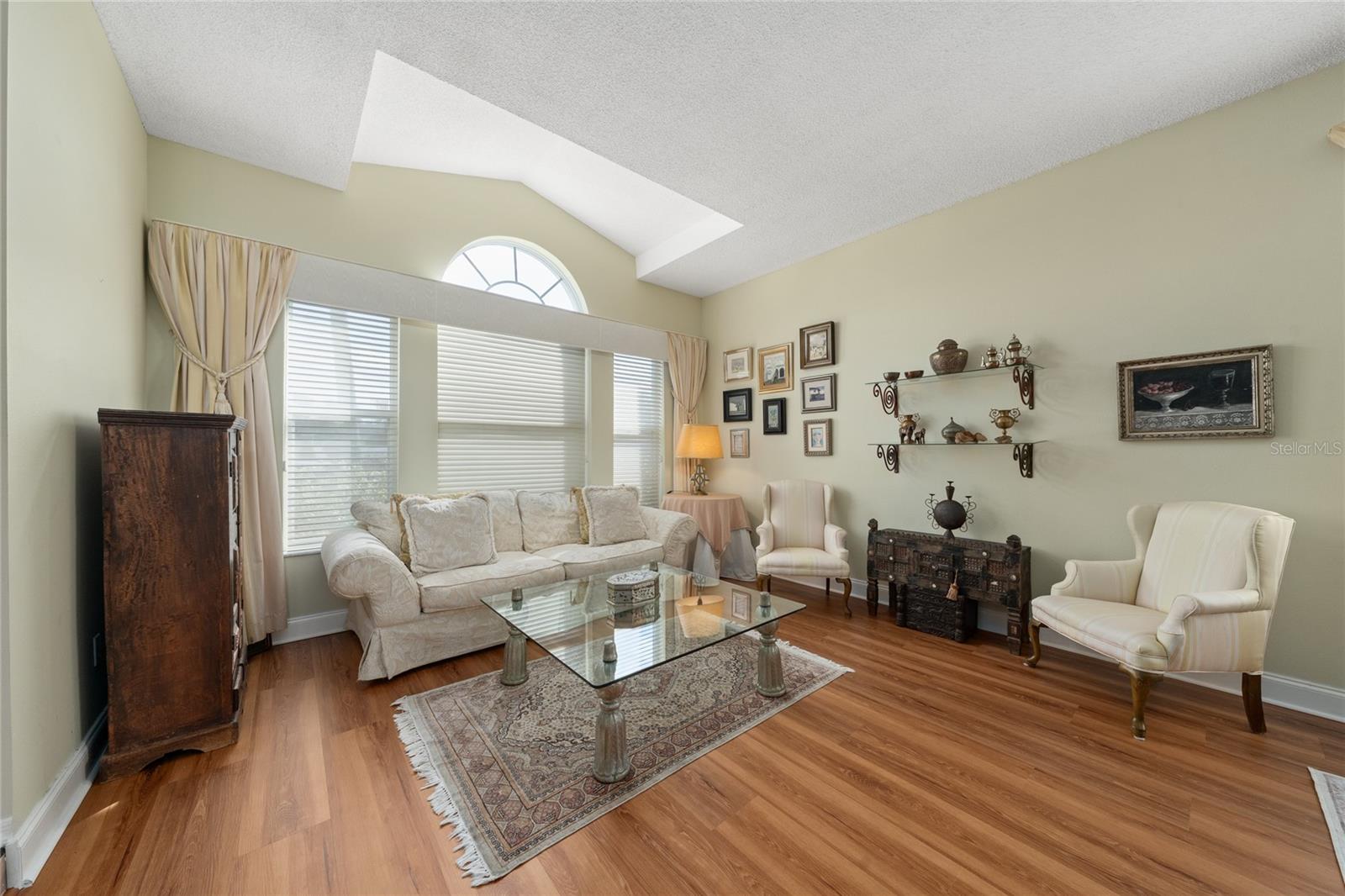 Image 7 of 42 For 9915 Kona Isle Court