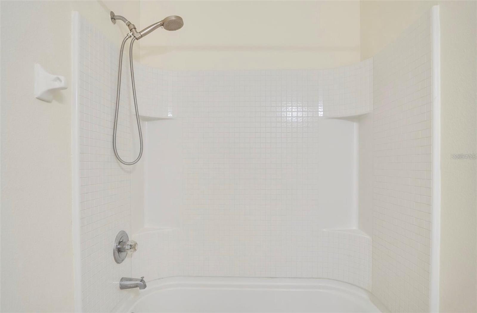 Image 13 of 30 For 1604 Scarlet Oak Loop 63b