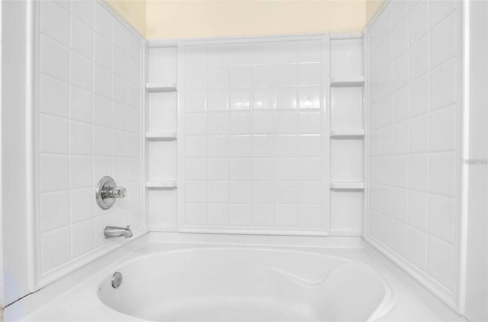 Image 21 of 30 For 1604 Scarlet Oak Loop 63b