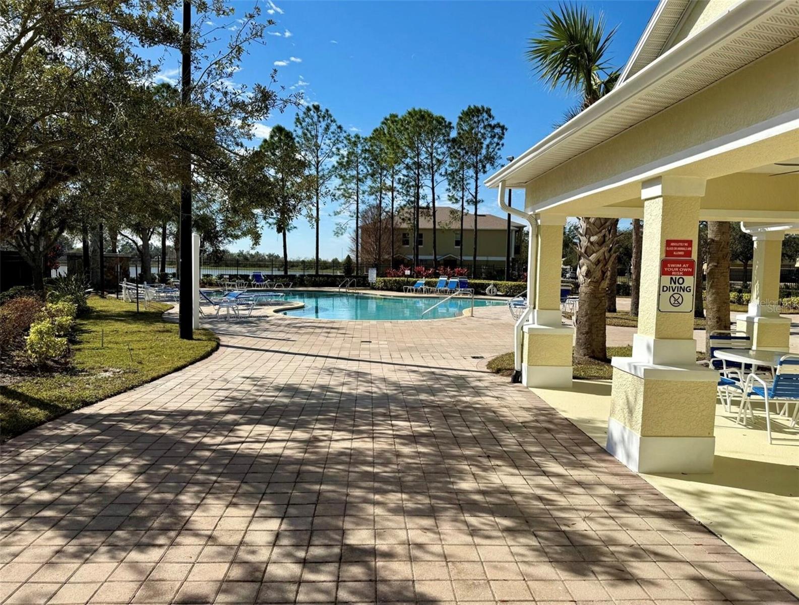 Image 28 of 30 For 1604 Scarlet Oak Loop 63b