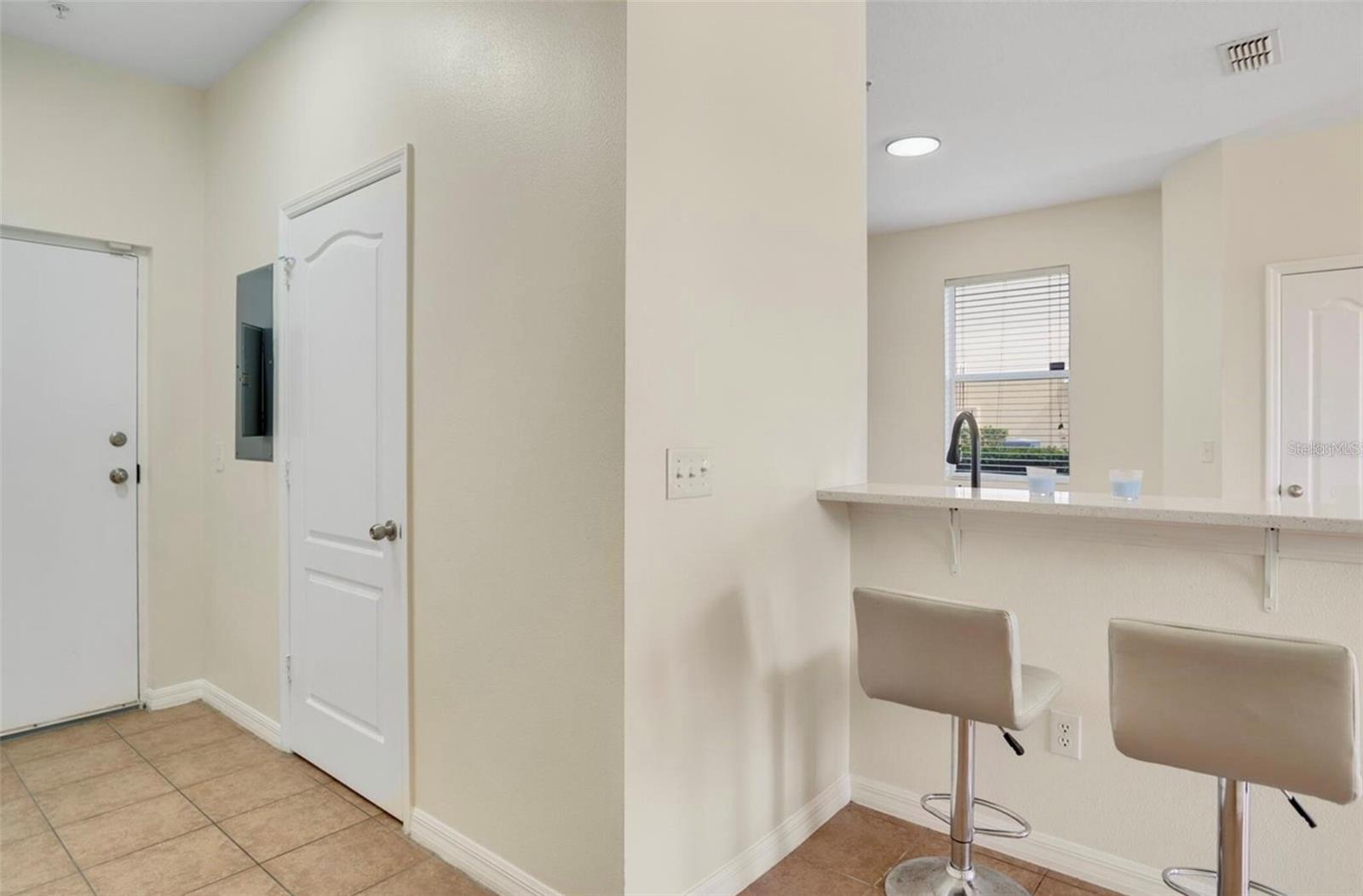 Image 6 of 30 For 1604 Scarlet Oak Loop 63b