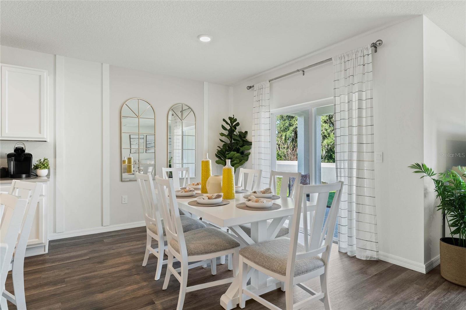 Image 11 of 39 For 8595 Cape Fox Cove