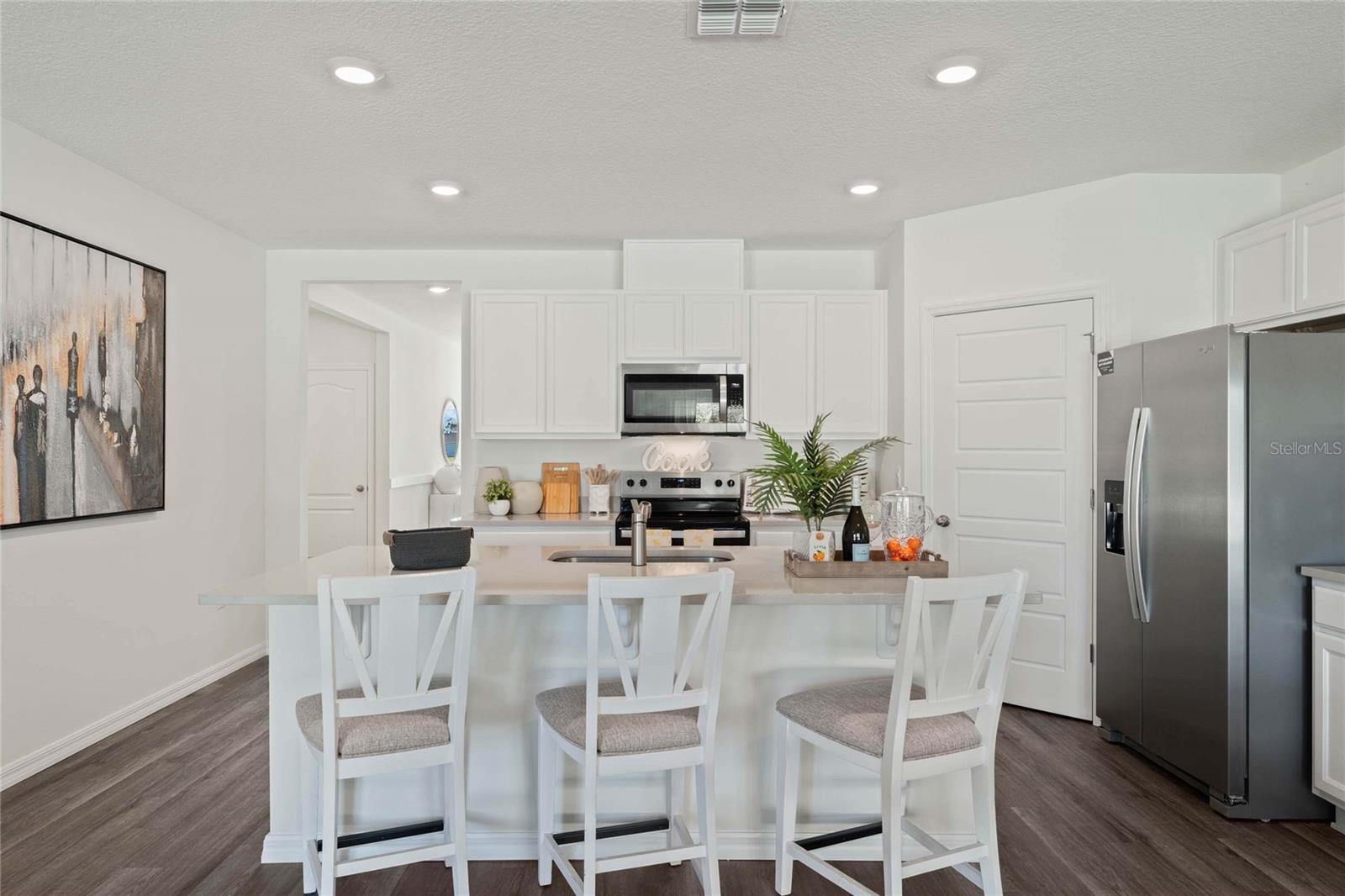 Image 14 of 39 For 8595 Cape Fox Cove