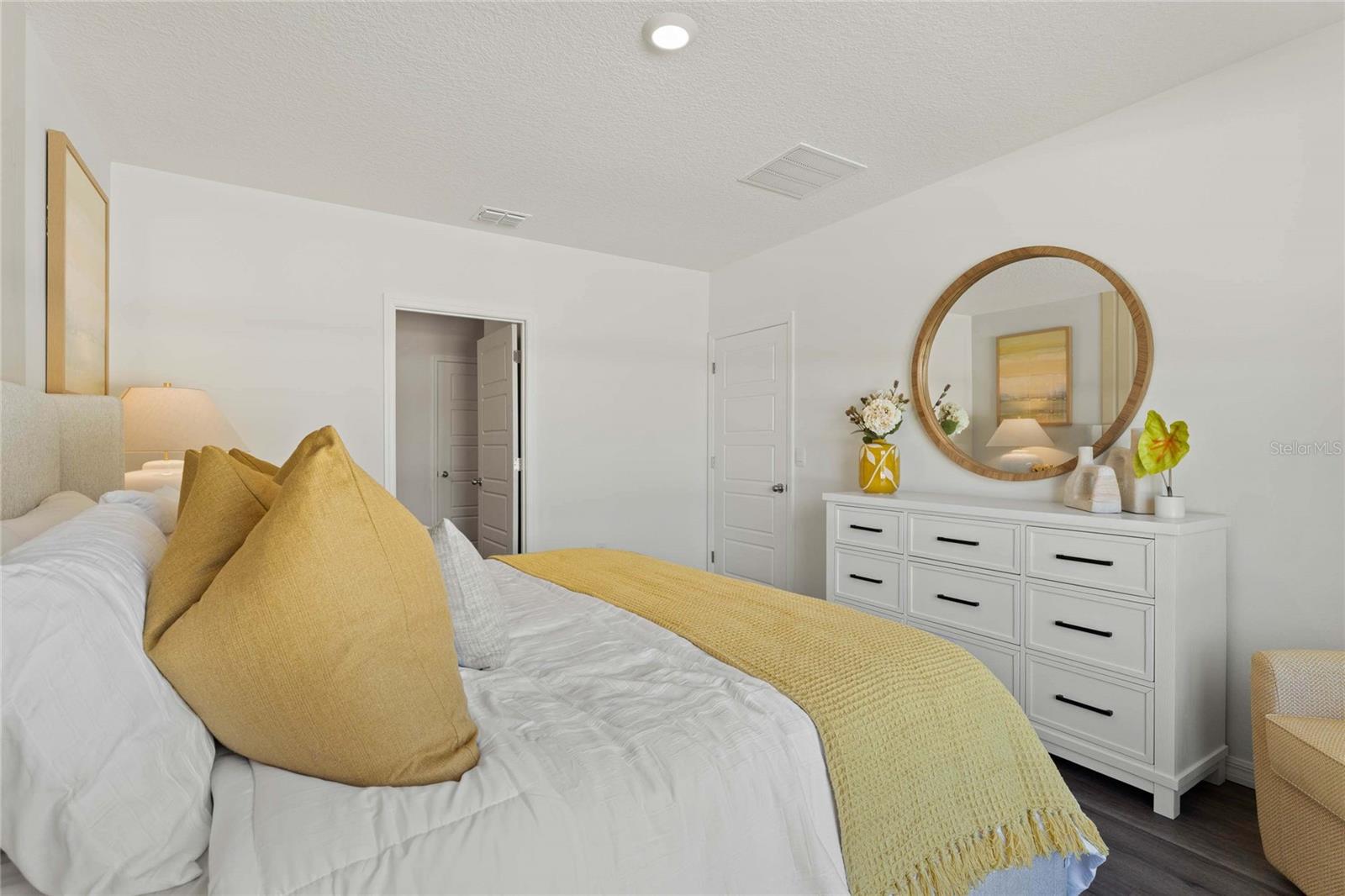 Image 31 of 39 For 8595 Cape Fox Cove