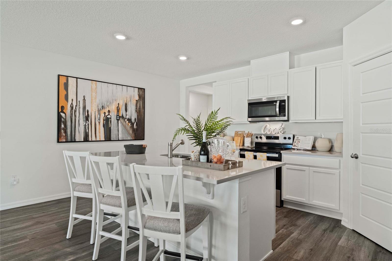 Image 6 of 39 For 8595 Cape Fox Cove