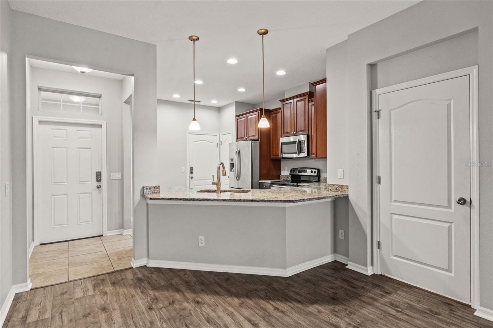 Image 4 of 35 For 12581 Streamdale Drive