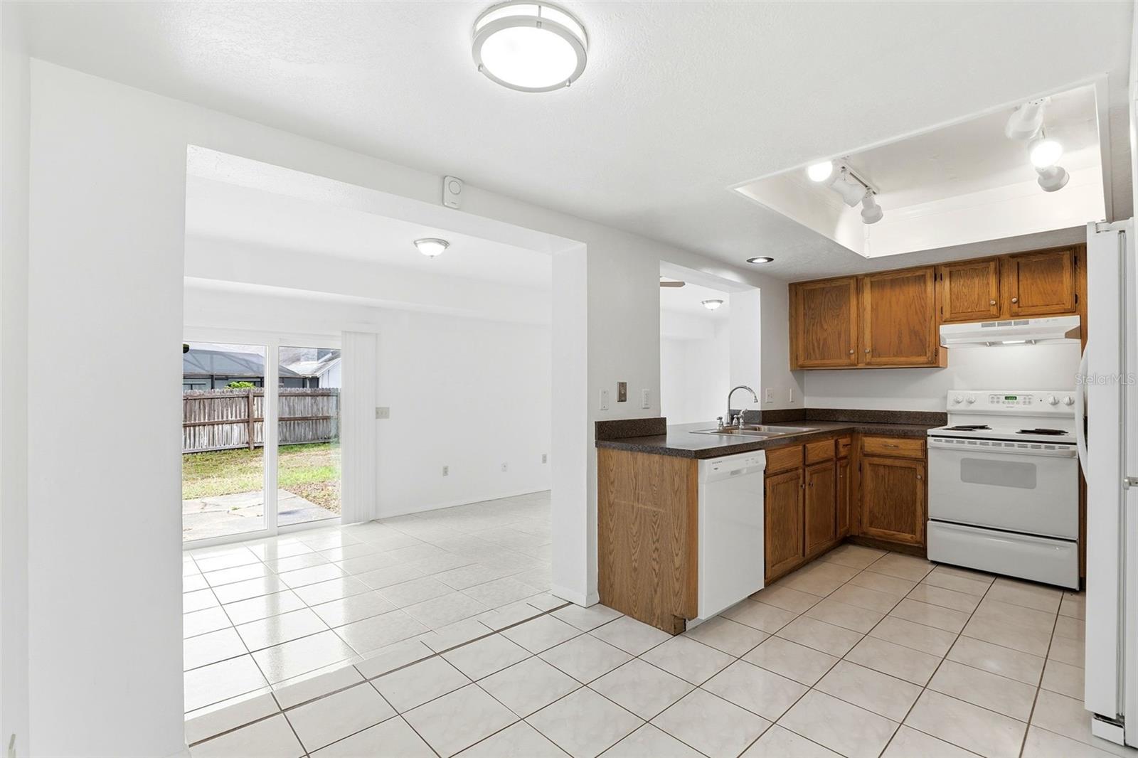 Image 16 of 35 For 1075 Condor Place