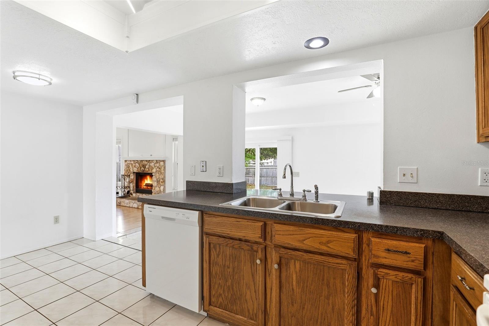 Image 17 of 35 For 1075 Condor Place