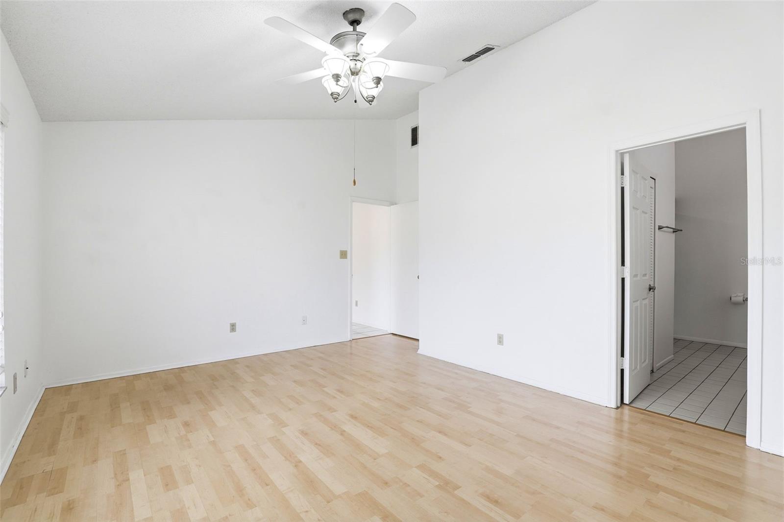 Image 22 of 35 For 1075 Condor Place