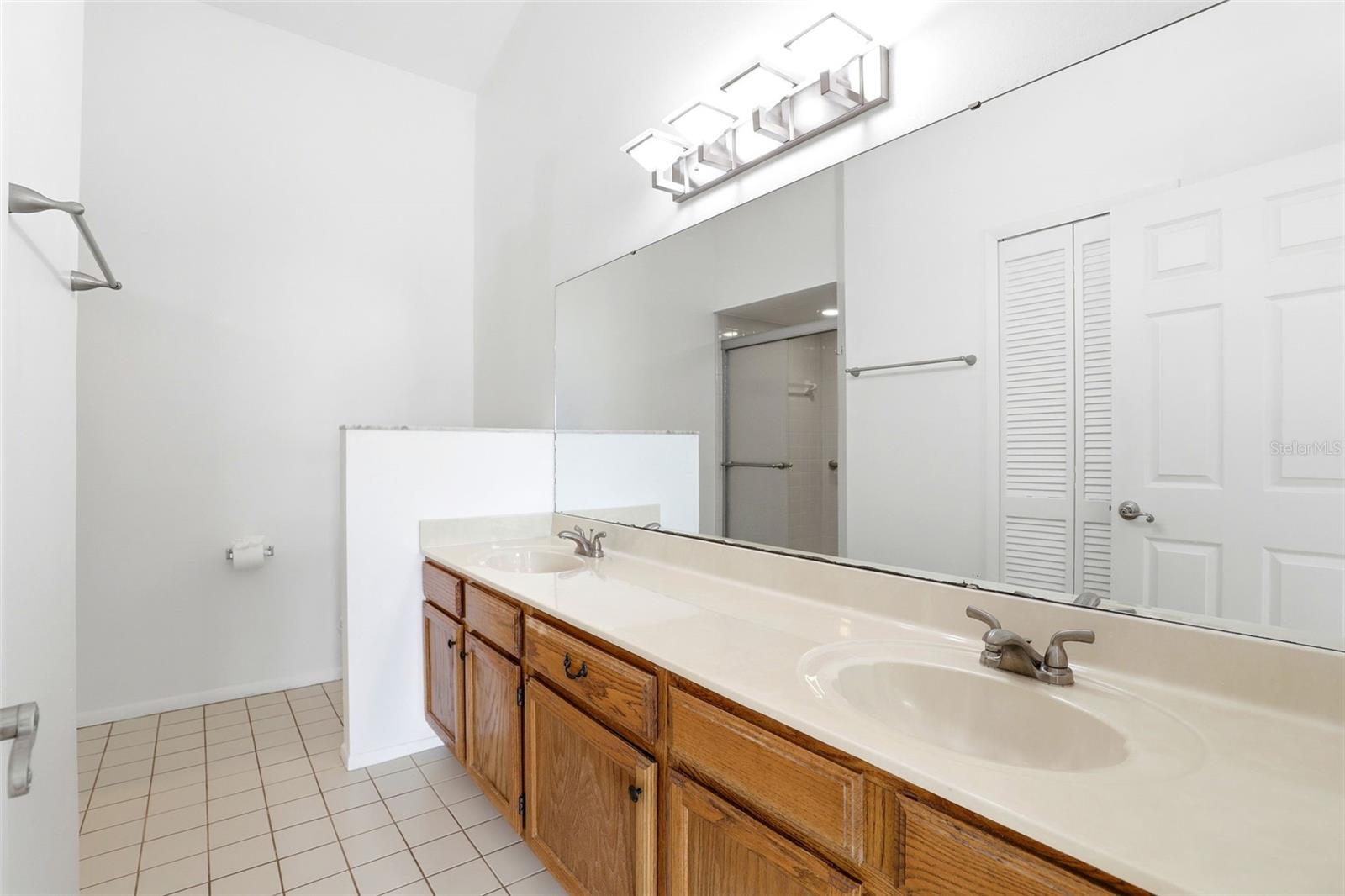 Image 23 of 35 For 1075 Condor Place