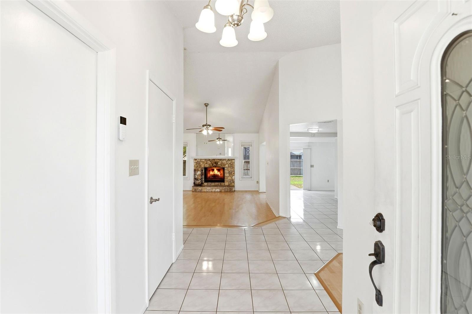 Image 4 of 35 For 1075 Condor Place