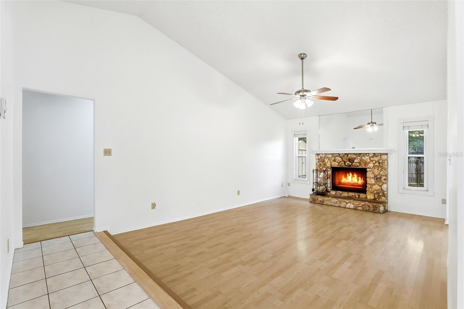 Image 5 of 35 For 1075 Condor Place