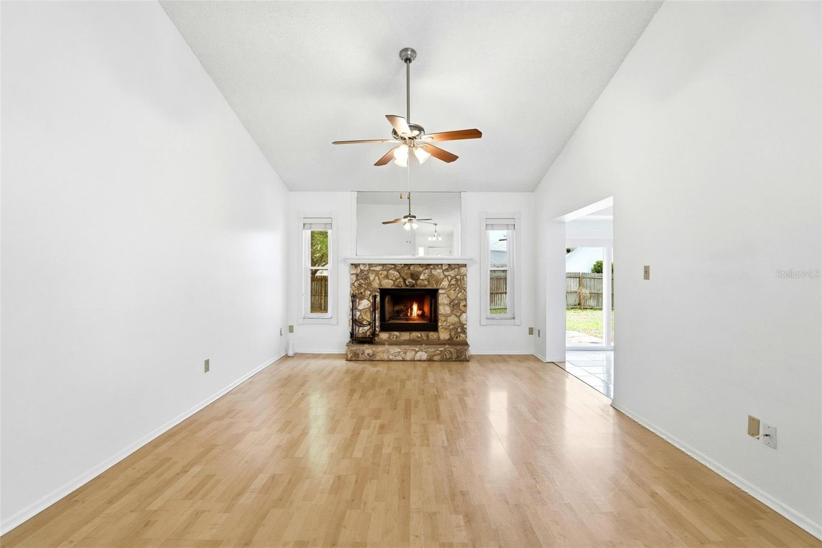 Image 6 of 35 For 1075 Condor Place