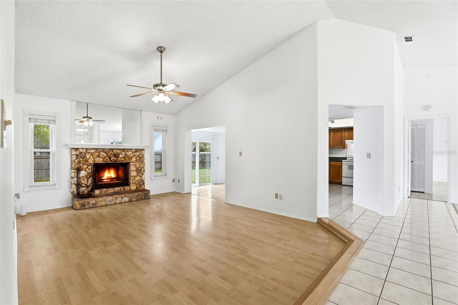 Image 7 of 35 For 1075 Condor Place