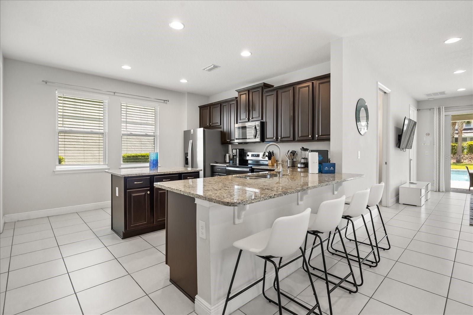 Image 10 of 52 For 7712 Graben Street