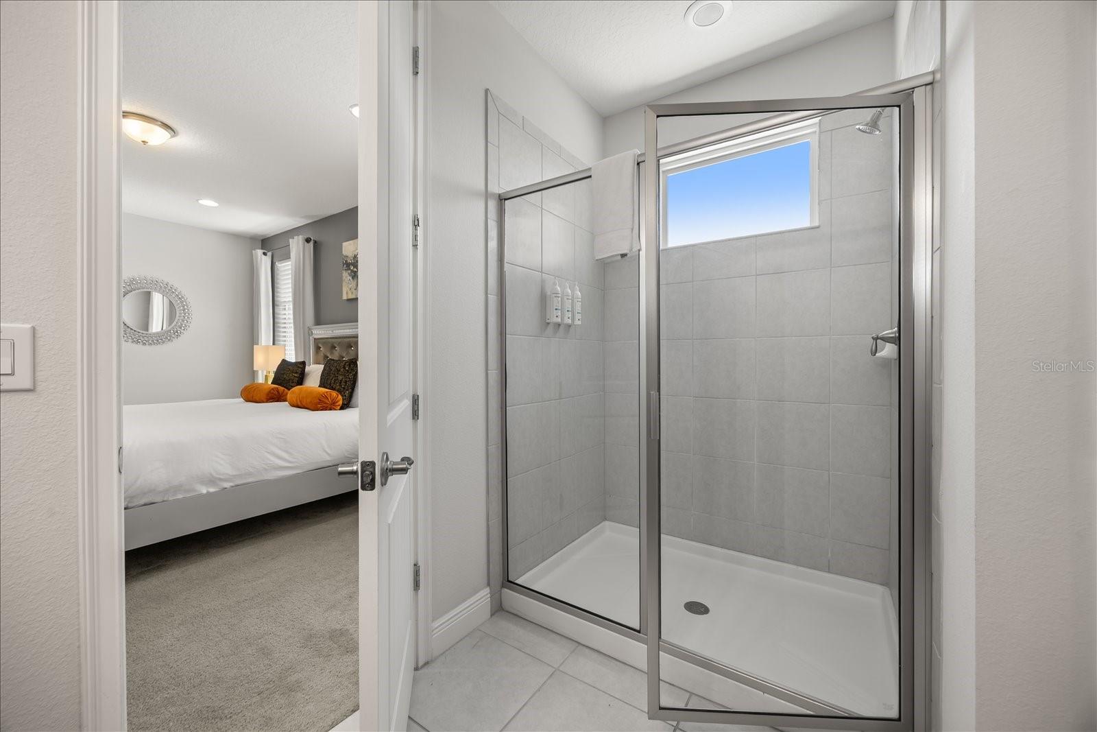 Image 18 of 52 For 7712 Graben Street