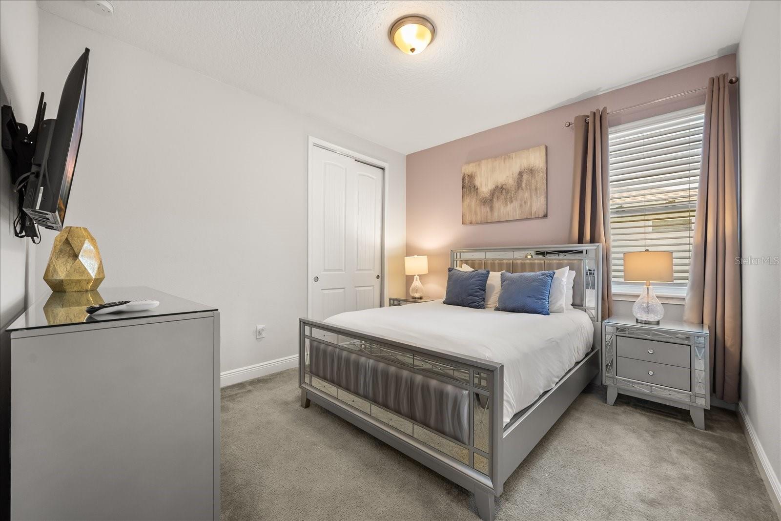 Image 19 of 52 For 7712 Graben Street