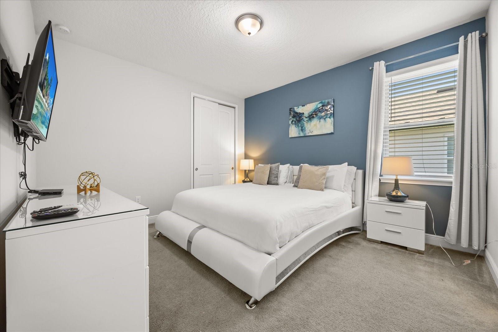 Image 25 of 52 For 7712 Graben Street