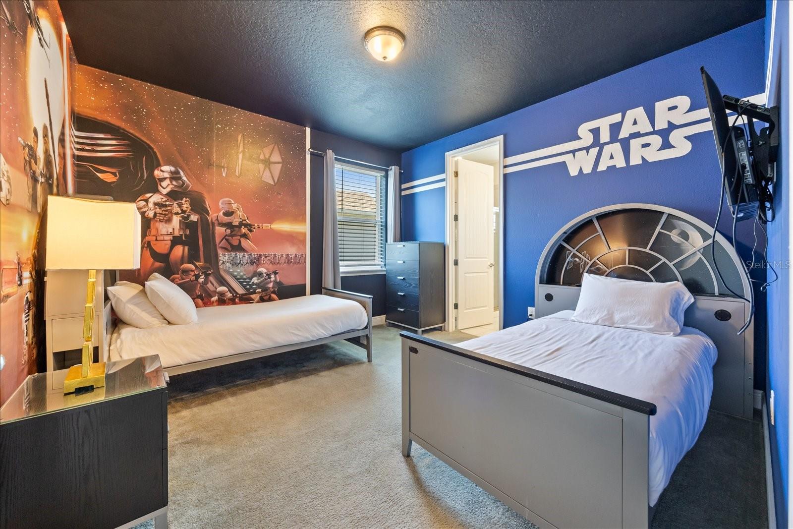 Image 5 of 52 For 7712 Graben Street