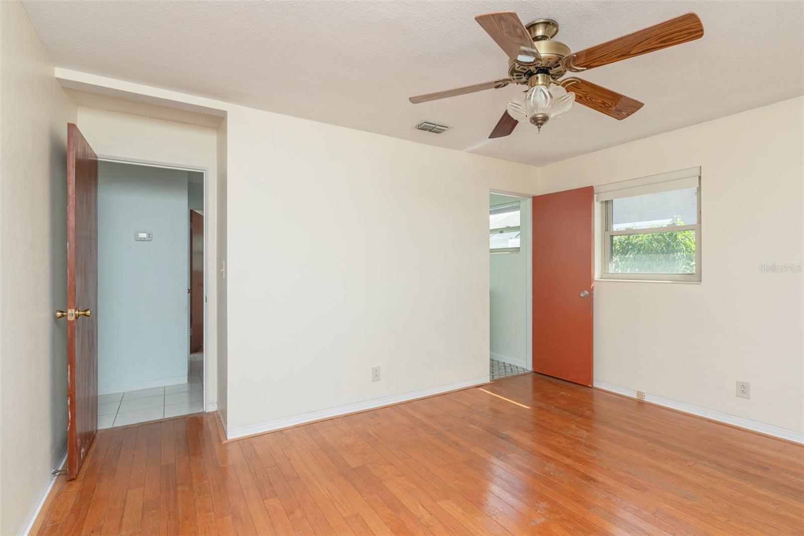 Image 13 of 34 For 11343 87th Avenue