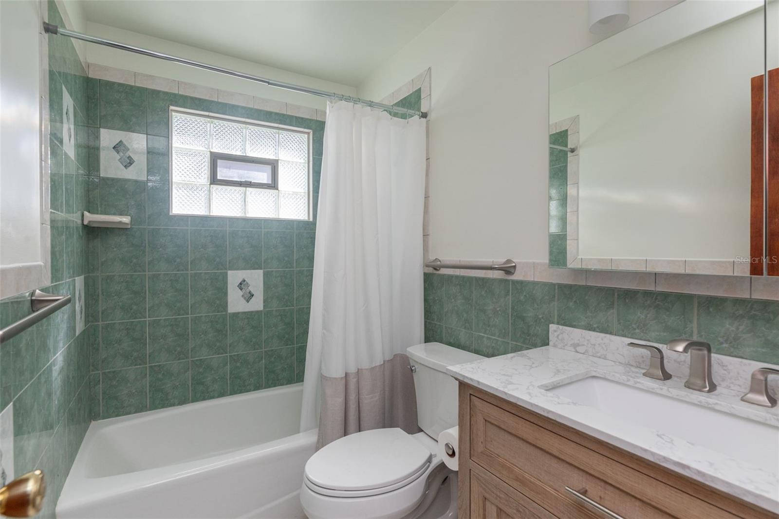 Image 19 of 34 For 11343 87th Avenue