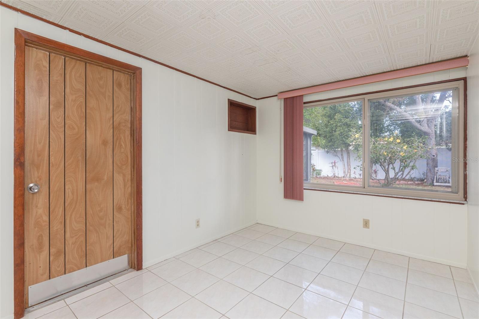 Image 20 of 34 For 11343 87th Avenue